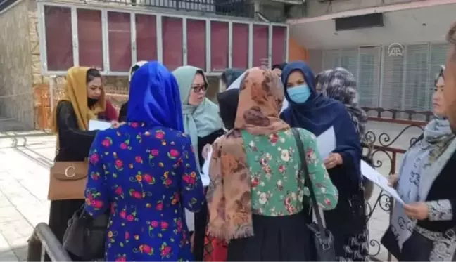 Afganistan'ın başkenti Kabil'de kadınlar, hakları için gösteri yaptı
