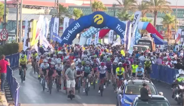 Turkcell GranFondo İzmir Yol Bisiklet Yarışı başladı