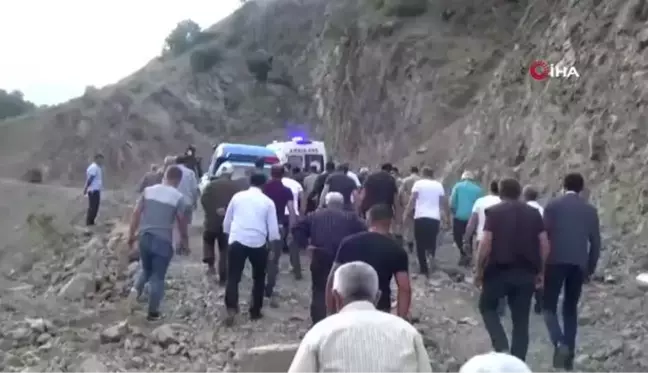 Erzurum'da heyelan: İş makinesinde sıkışan işçi hayatını kaybetti