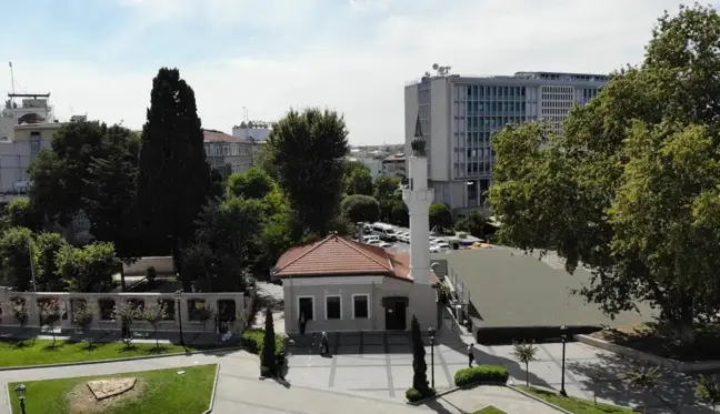 İstanbul'un en uzun isimli camisi: Kadı Hüsameddin Çamaşırcı Hacı Mustafa Efendi 18 Sekbanlar Camii