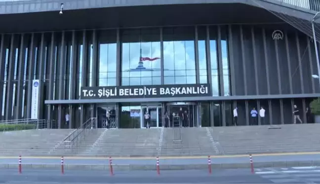 Şişli Belediyesinden haksız şekilde çıkarıldıklarını öne süren 4 işçi Ankara'ya yürüyecek