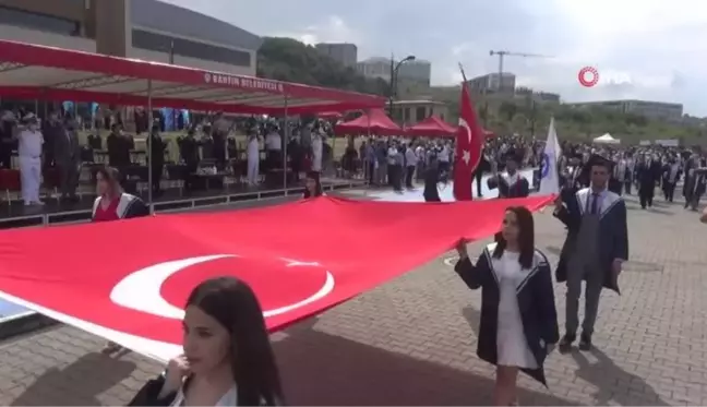 Bartın Üniversitesinde mezuniyet heyecanı yaşandı