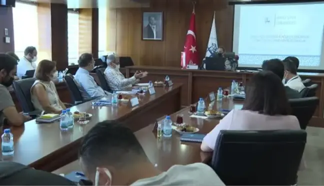 DEÜ Tıp Fakültesindeki antikor araştırması 3. doz aşının etkililiğini ortaya koydu