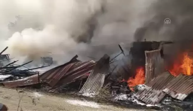 Son dakika haberi... Tarım aletlerinin bulunduğu depoda çıkan yangın söndürüldü