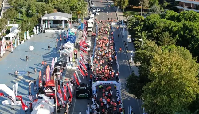 'Şiddete karşı koş' diyenler Kadıköy Yarı Maratonu'nda ter döktü