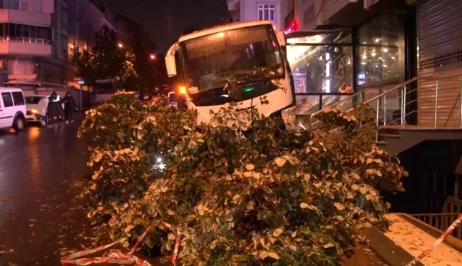 Son Dakika | Esenyurt'ta feci kaza: Midibüsün altında ezilerek can verdi