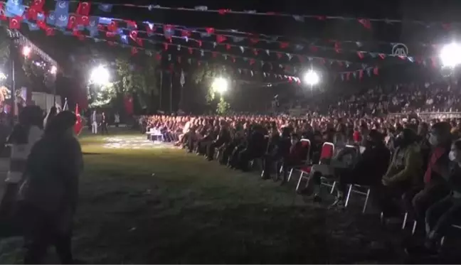 Sanatçı Mustafa Yıldızdoğan, Denizli'de konser verdi