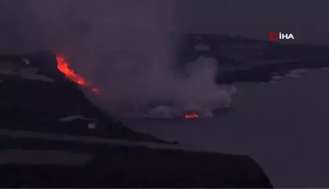 La Palma'daki Cumbre Vieja Yanardağı'ndan çıkan lavlar Atlantik Okyanusu'na ulaştı