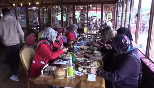 KASTAMONU - Yaşlılar Günü etkinliğine katılan kadınlar güzel bir gün geçirdi