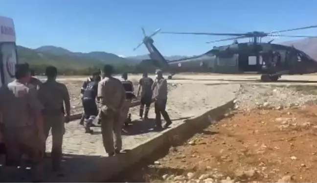 Bozayının yaraladığı kişi askeri helikopterle Elazığ'a sevk edildi