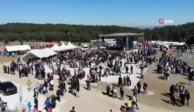 Erzincan'da 5. Dumanlı Yaylası Gençlik ve Doğa Festivali renkli görüntülere sahne oldu