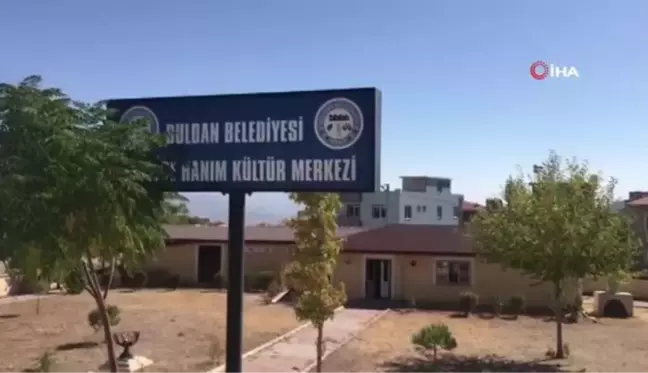 Belediye tarafından Millet Bahçesi yapılacağı söylenen Kültür Merkezi harabeye döndü