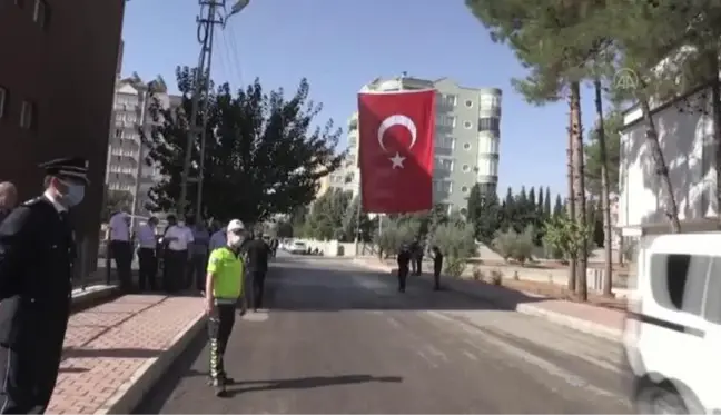 Şehit polis memuru Fatih Doğan, son yolculuğuna uğurlandı (2)