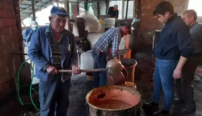 Beypazarı'nda köylülerin pekmez mesaisi başladı