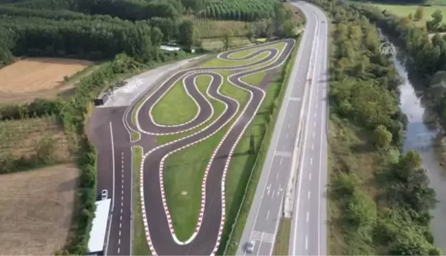 (DRONE) Milli takıma motosikletçi yetiştiren Sofuoğlu, hız tutkunlarını yeni pistte buluşturacak (1)