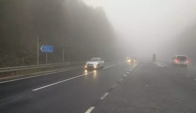 Bolu Dağı'nda sis ve yağmur etkili oluyor