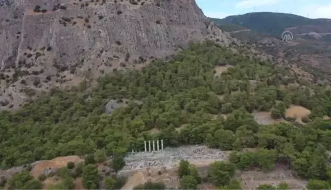 Priene Antik Kenti'nde yapılan ilk kiliseye ulaşıldı