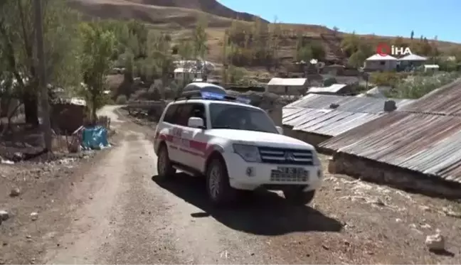 Muş'ta sağlıkçılar vatandaşlara aşı hizmeti ulaştırmak için köy köy geziyor