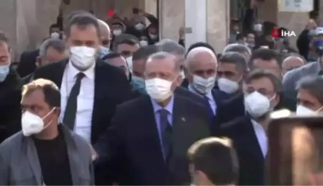 Cumhurbaşkanı Recep Tayyip Erdoğan, Cuma namazını Taksim Camii'nde kıldı