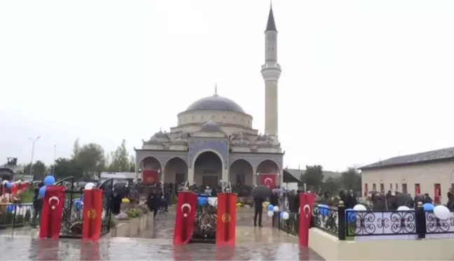 Kırgızistan'da İmam Serahsi Camisi ve Külliyesi dualarla ibadete açıldı