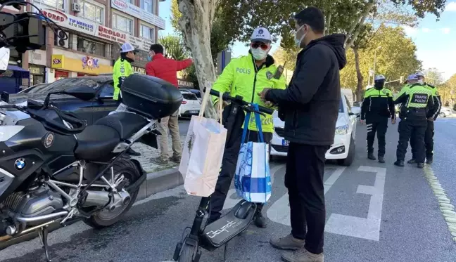 Fatih'te kurallara uymayan elektrikli scooter sürücülerine ceza yağdı