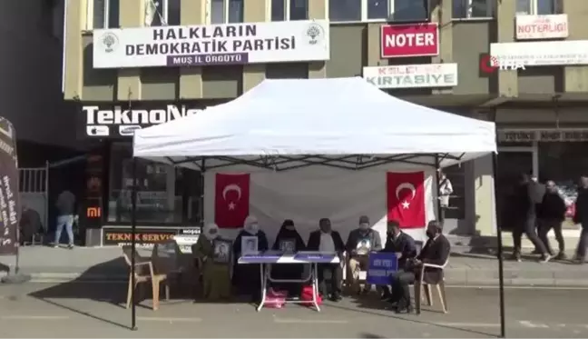 Son dakika haberleri: Evlat nöbeti tutan ailelerin sayısı 13'e yükseldi