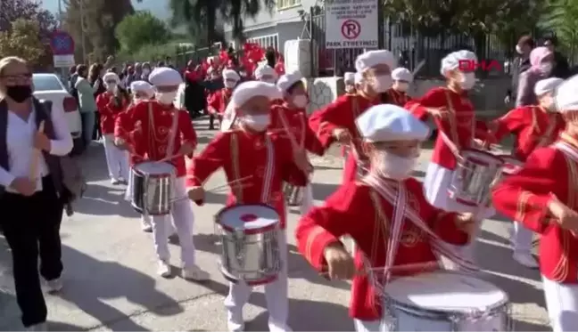 MANİSA'DA BAYRAM COŞKUSU SOKAKLARA TAŞTI