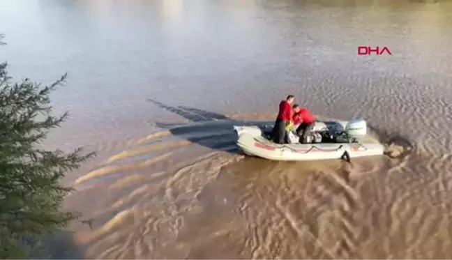 KAYIĞI ALABORA OLAN BALIKÇI-2