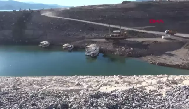 BARAJ SULARI ÇEKİLDİ, ESKİ HASANKEYF GÖRÜNDÜ