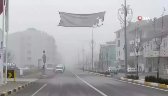 Çekerek'te sabah saatlerinde yoğun sis etkili oldu