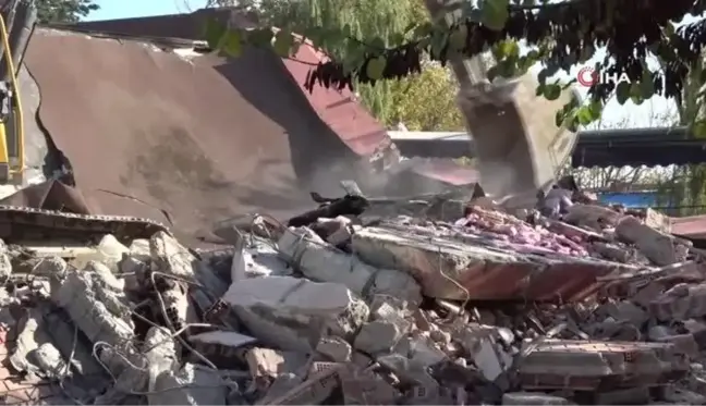Sinop Meydan Projesi'nde ikinci etap yıkımlar başladı