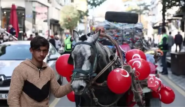 Temizlik işçileri temiz bir çevre için yürüdü