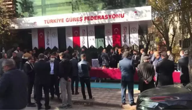 Türkiye Güreş Federasyonunun yeni başkanı Şeref Eroğlu, göreve başladı