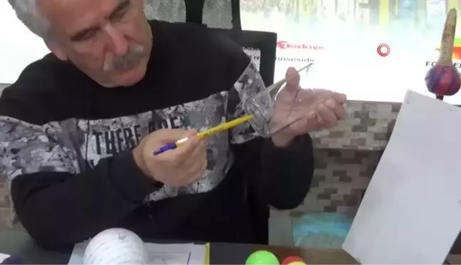 Emekli öğretmen matematik ve fizikte 5. boyut üzerine çalışıyor