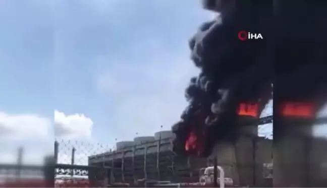 Meksika'da petrol rafinerisinde korkutan yangını