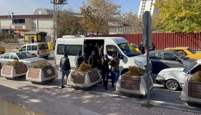 Son dakika... Elazığ merkezli operasyonda ATM dolandırıcılığı iddiasıyla 5 şüpheli yakalandı