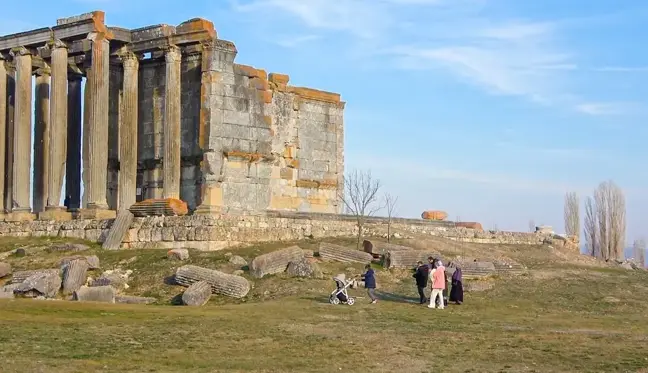 Aizanoi Antik Kenti'ni 2,5 ayda 9 bin 248 kişi ziyaret etti