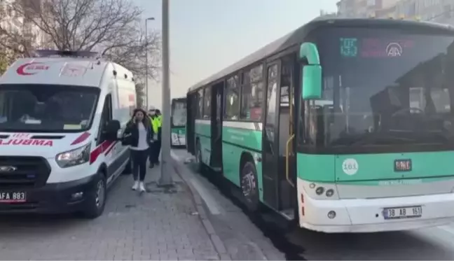 Son dakika haberi... İki halk otobüsünün karıştığı kazada 13 yolcu yaralandı