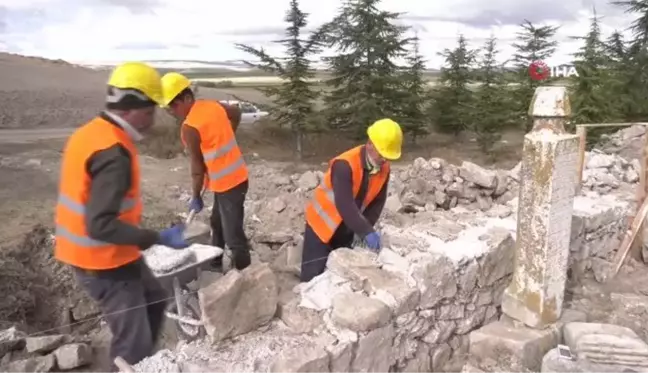 Başkentin tarihi çeşme ve türbeleri yenileniyor