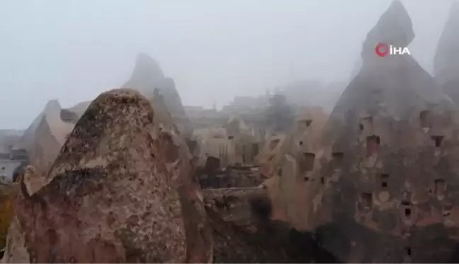 Kapadokya'da yoğun sis nedeniyle balon uçuşları iptal edildi