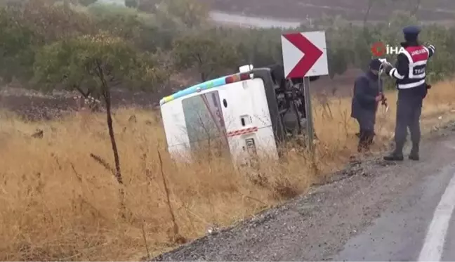 Son dakika... Yağmur kazayı beraberinde getirdi: 3 yaralı