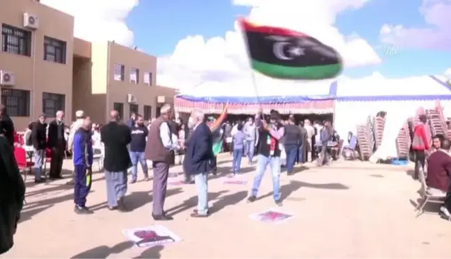 Libya'nın Terhune kenti sakinlerinden Hafter ve Seyfülislam'ın adaylığına tepki (2)