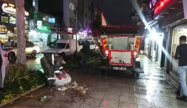 KAĞITHANE'DE ÇATI ANNE İLE OĞLUNUN ÜZERİNE DÜŞTÜ