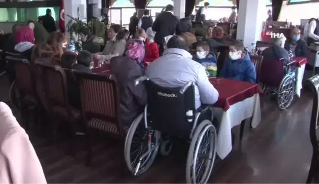 Dünya Engelliler Günü kapsamında 10 engelli vatandaşa 10 akülü sandalye hediye edildi