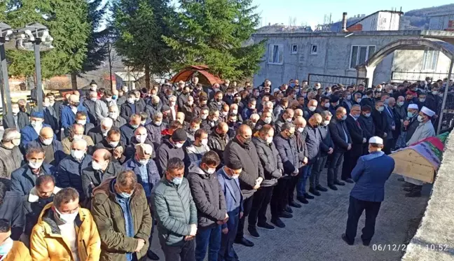 İstanbul'da gölde cesedi bulunan genç kız Ordu'da toprağa verildi