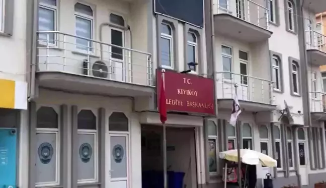 KIRKLARELİ - Görevden uzaklaştırılan Kıyıköy Belediye Başkanı Sevinç'in yerine Yatkın seçildi