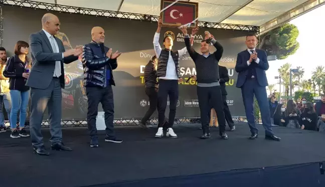 Dünya şampiyonu Razgatlıoğlu'na Alanya'da görkemli karşılama