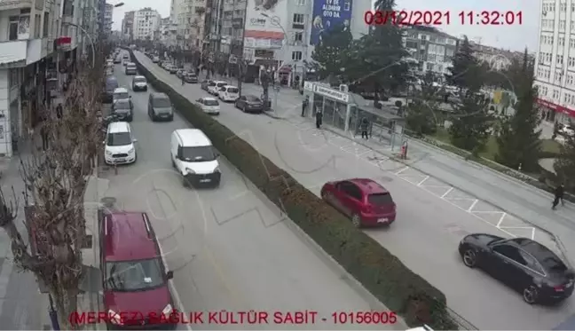 Yaya geçidinde otomobilin çarptığı yaşlı adam öldü