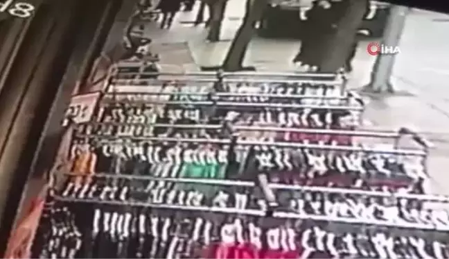 Esenler'de 5 bin liralık süpürge hırsızlığı kamerada