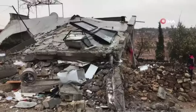 Bomba gibi patlayan mutfak tüpü evi yıktı